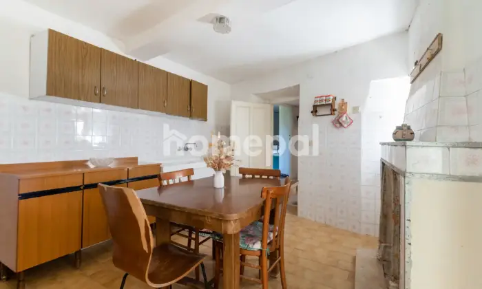Rexer-Pisoniano-Bilocale-in-vendita-in-via-Torrioni-CUCINA