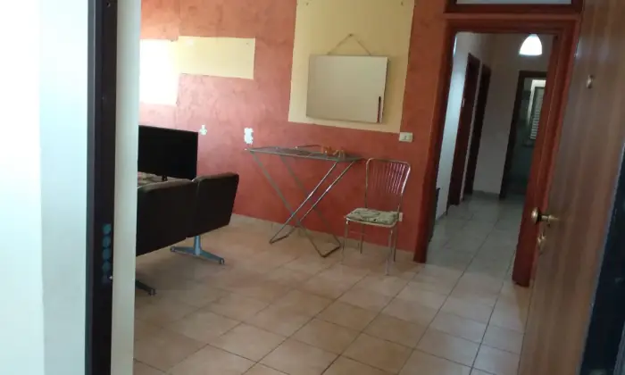 Rexer-Catanzaro-Tre-camere-disponibili-su-per-studenti-e-tirocinanti-SALONE