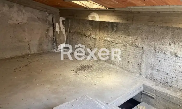 Rexer-Fiumefreddo-di-Sicilia-Deposito-posto-al-primo-piano-in-vendita-al-da-ristrutturare-cat-C-Altro