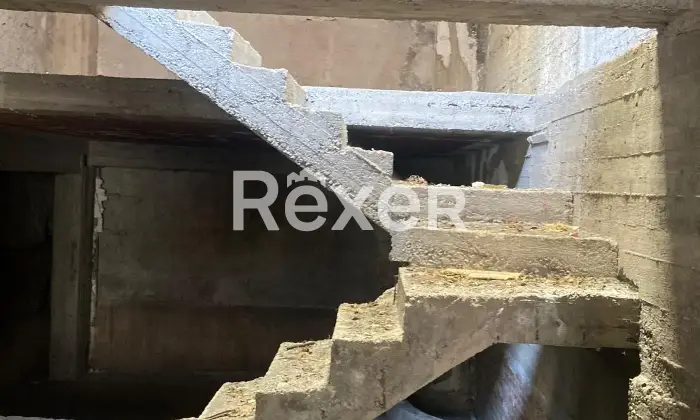 Rexer-Fiumefreddo-di-Sicilia-Deposito-posto-al-primo-piano-in-vendita-al-da-ristrutturare-cat-C-Altro