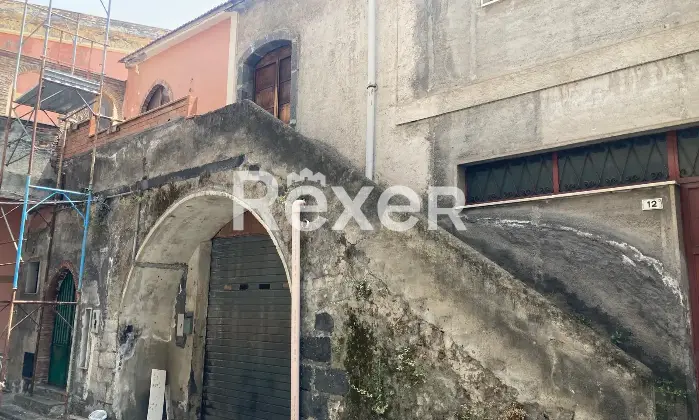 Rexer-Fiumefreddo-di-Sicilia-Deposito-posto-al-primo-piano-in-vendita-al-da-ristrutturare-cat-C-Altro