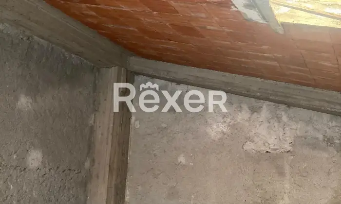 Rexer-Fiumefreddo-di-Sicilia-Deposito-posto-al-primo-piano-in-vendita-al-da-ristrutturare-cat-C-Altro