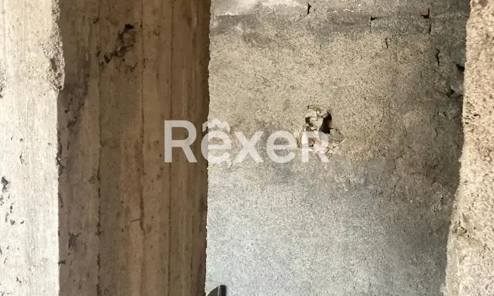 Rexer-Fiumefreddo-di-Sicilia-Deposito-posto-al-primo-piano-in-vendita-al-da-ristrutturare-cat-C-Altro