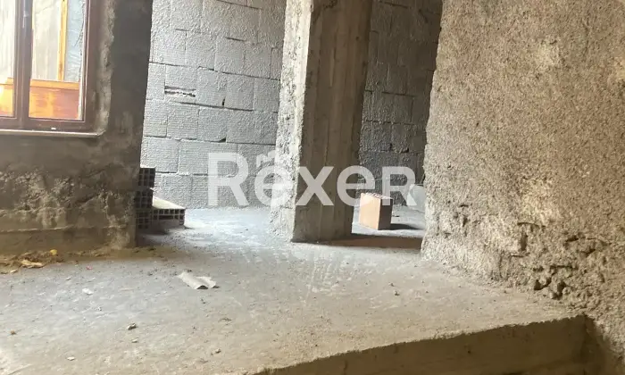 Rexer-Fiumefreddo-di-Sicilia-Deposito-posto-al-primo-piano-in-vendita-al-da-ristrutturare-cat-C-Altro
