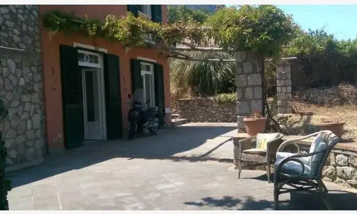 Rexer-Capri-Villa-con-giardino-GIARDINO