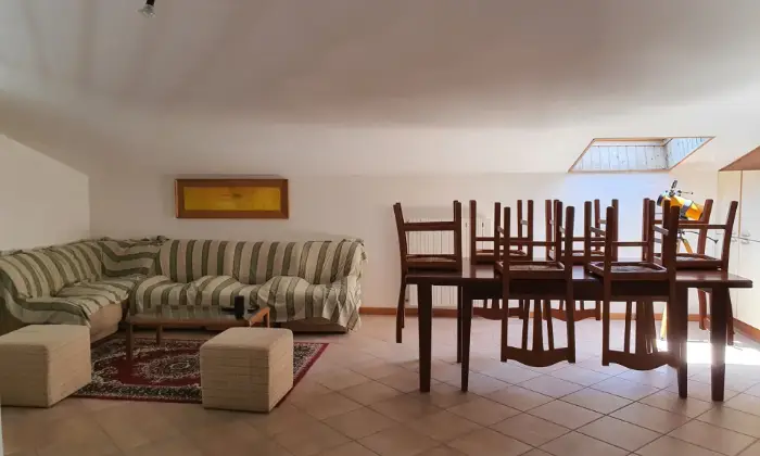 Rexer-Alba-Adriatica-Palazzina-vicino-al-mare-SALONE