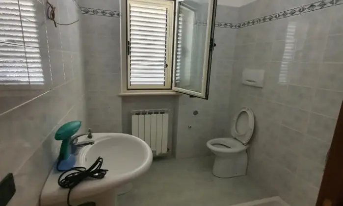 Rexer-Alba-Adriatica-Palazzina-vicino-al-mare-Appartamenti-piano