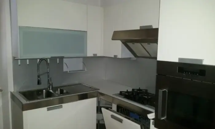 Rexer-Roma-Appartamento-in-Villino-depoca-CUCINA