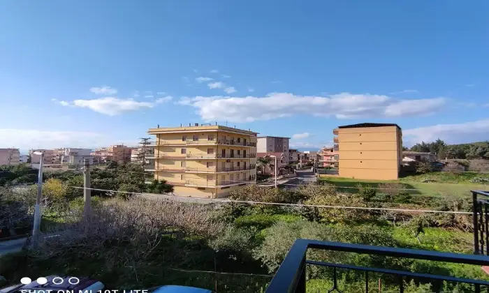 Rexer-Reggio-di-Calabria-Via-Arangea-ampio-Trilocale-al-secondo-piano-CUCINA