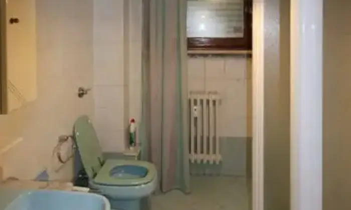 Rexer-Torino-AFFITTASI-STANZA-PRIVATA-IN-STABILE-SIGNORILE-ZONA-SANTA-RITA-TORINO-BAGNO