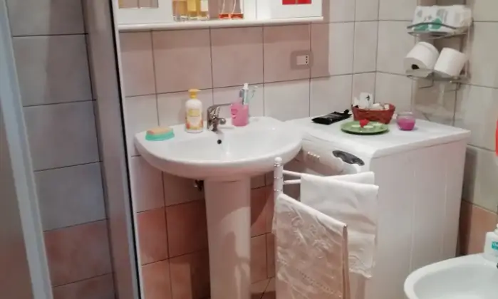 Rexer-Bosa-Villetta-i-Ciliegi-immersa-nei-vigneti-di-Bosa-BAGNO