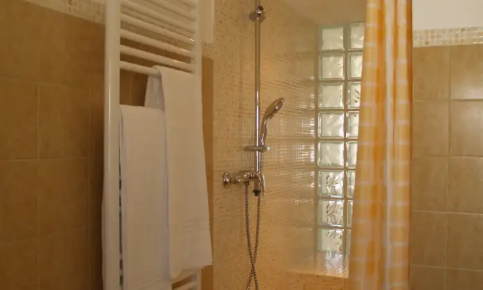 Rexer-Miggiano-A-Miggiano-LE-si-affitta-bilocale-indipendente-di-circa-mq-posto-al-primo-piano-BAGNO