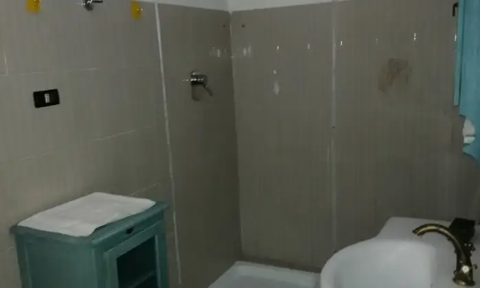 Rexer-Cave-Casa-indipendente-in-vendita-in-via-gaetano-mattei-BAGNO