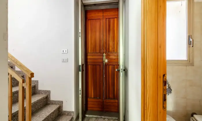 Rexer-San-Benedetto-Val-di-Sambro-Casa-indipendente-su-piani-INGRESSO