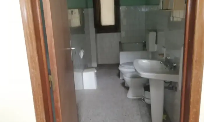 Rexer-Abbasanta-Casa-indipendente-in-pieno-centro