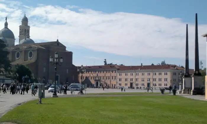 Rexer-Padova-LOCALE-COMMERCIALE-LATO-PRATO-DELLA-VALLE-ALTRO