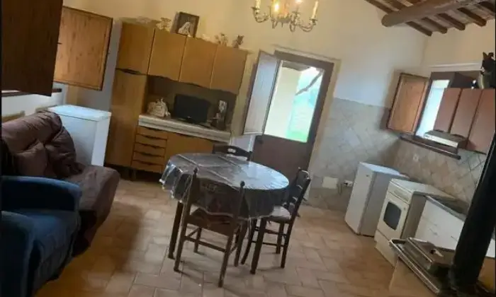 Rexer-Pesaro-Vendesi-casa-in-campagna-CUCINA