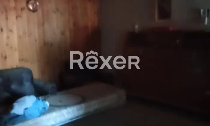 Rexer-Capestrano-Vendesi-casa-di-paese-in-via-Vallone-a-Capestrano-AQ-Altro