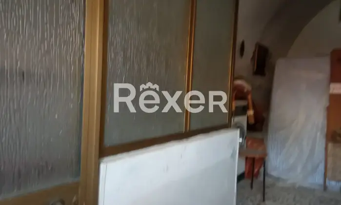 Rexer-Capestrano-Vendesi-casa-di-paese-in-via-Vallone-a-Capestrano-AQ-Altro