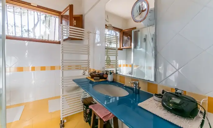 Rexer-Quercianella-Villa-ben-tenuta-con-ampio-giardino-a-Quercianella-BAGNO