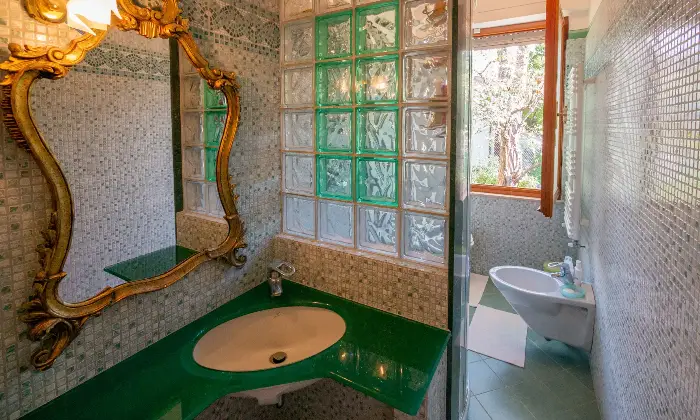 Rexer-Quercianella-Villa-ben-tenuta-con-ampio-giardino-a-Quercianella-BAGNO