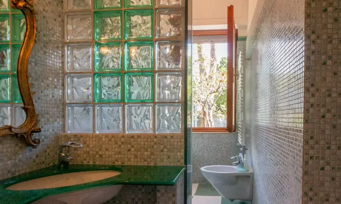 Rexer-Quercianella-Villa-ben-tenuta-con-ampio-giardino-a-Quercianella-BAGNO