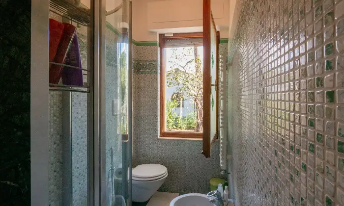 Rexer-Quercianella-Villa-ben-tenuta-con-ampio-giardino-a-Quercianella-BAGNO