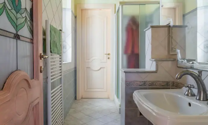 Rexer-Montevarchi-Villa-Casa-indipendente-in-Via-Ammiraglio-Burzagli-Montevarchi-BAGNO