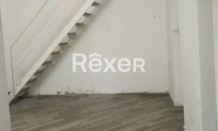 Rexer-Boscoreale-Negozio-con-altezze-di-m-Altro