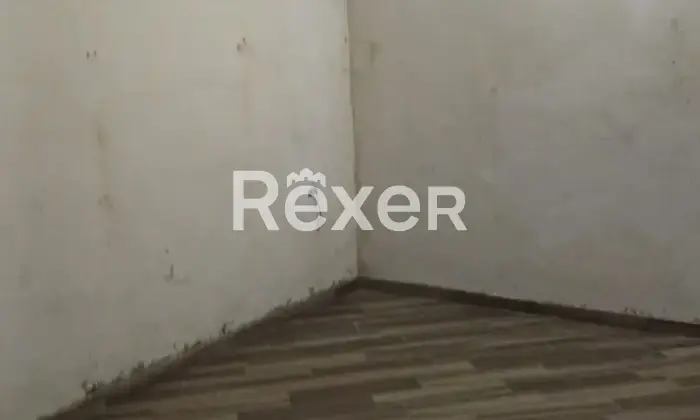 Rexer-Boscoreale-Negozio-con-altezze-di-m-Altro