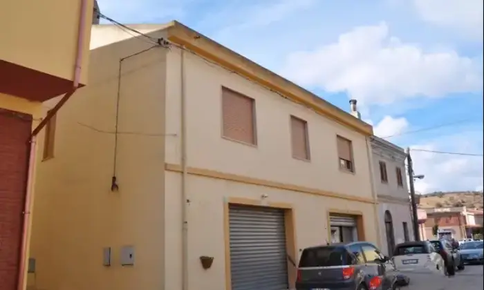 Rexer-Furtei-Quadrivano-in-vendita-in-via-Roma-a-Furtei-Garage