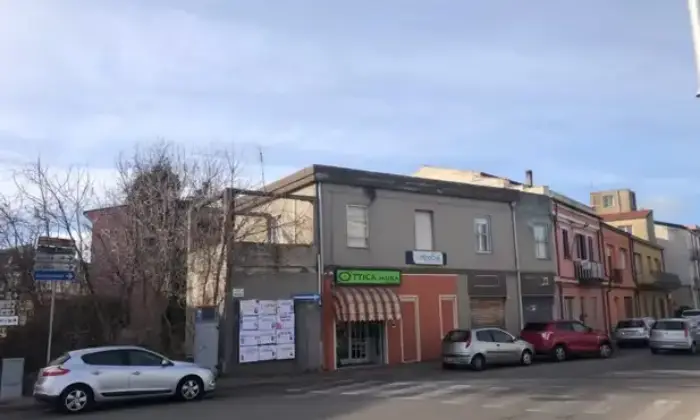 Rexer-Macomer-Vendesi-appartamento-al-primo-piano-a-Macomer-NU-Facciata
