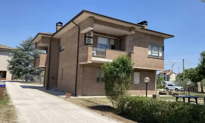Rexer-Cannara-Vendesi-villa-bifamiliare-in-via-Collemancio-Altro