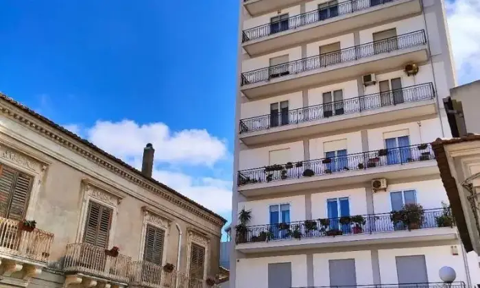 Rexer-Vittoria-Vendesi-appartamento-a-Vittoria-centro-storico-Via-Dei-Mille-Terrazzo