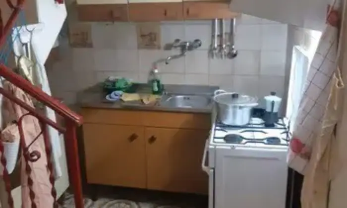 Rexer-Morro-Reatino-Vendesi-casa-a-Morro-Reatino-Cucina