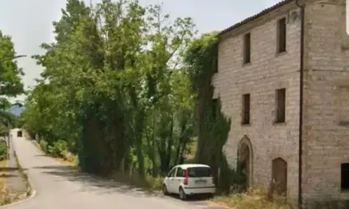 Rexer-Sassoferrato-Immobile-da-ristrutturare-Giardino
