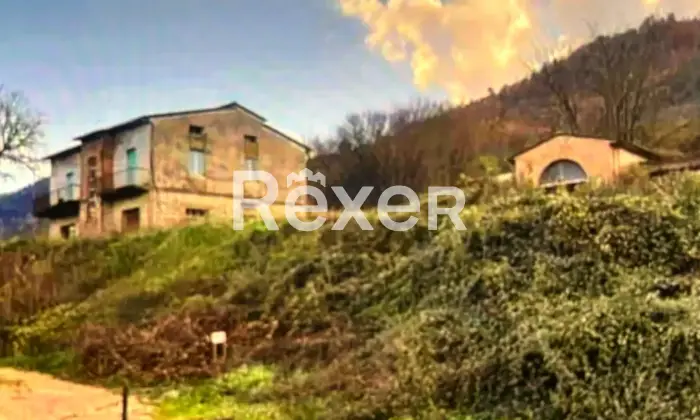Rexer-Gualdo-Cattaneo-Casolare-con-annessi-in-vendita-a-GUALDO-CATTANEO-PG-Altro