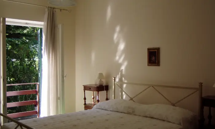 Rexer-Cagli-Tre-fabbricati-con-parco-SCONTO-SOLO-SU-INTERA-PROPRIETA-CameraDaLetto