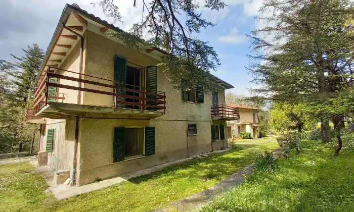 Rexer-Cagli-SCONTO-SOLO-SU-INTERA-PROPRIETA-Tre-fabbricati-con-parco-Giardino