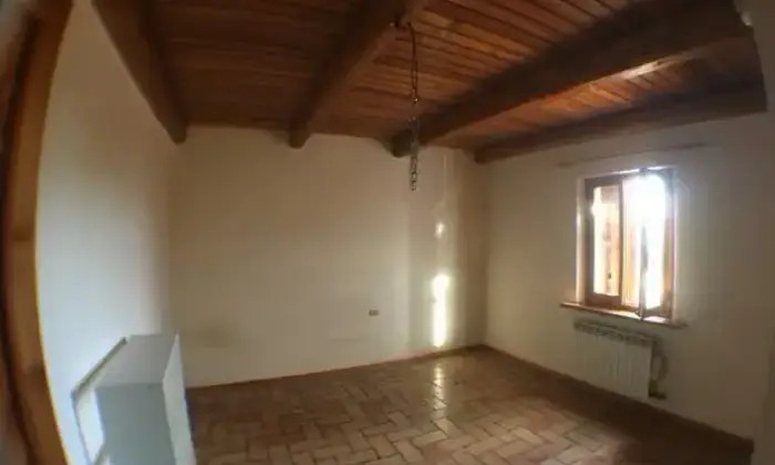 Rexer-Fabriano-Vendesi-ampio-casolare-Altro