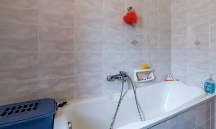 Rexer-Ciminna-Ampio-e-luminoso-appartamento-con-seminterrato-BAGNO