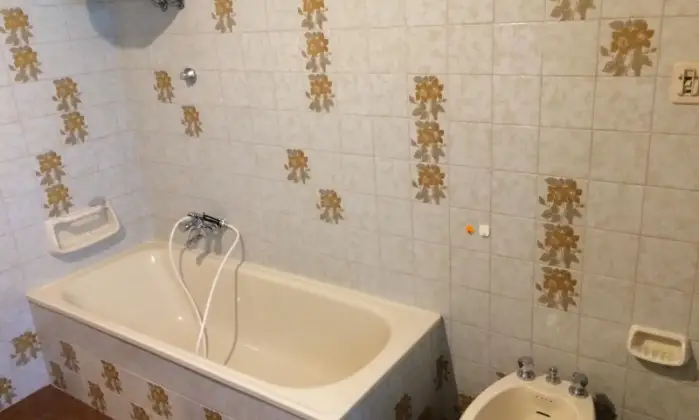 Rexer-Roccaspinalveti-Appartamento-primo-piano-in-vendita-a-Roccaspinalveti-CH-Bagno