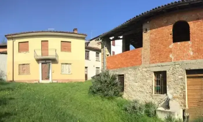 Rexer-Fabbrica-Curone-Gruppo-Rustici-in-vendita-Giardino