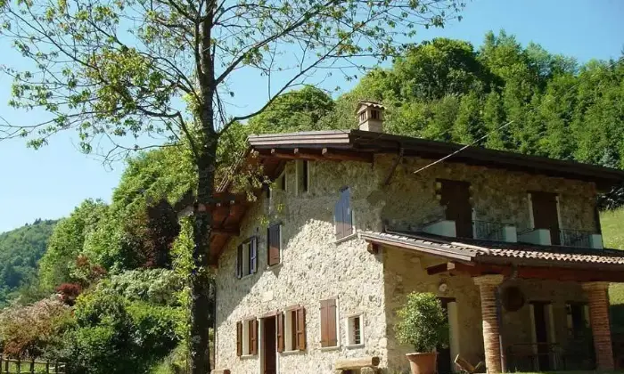 Rexer-Pertica-Bassa-Villa-unifamiliare-Strada-per-Avenone-Pertica-Bassa-Giardino