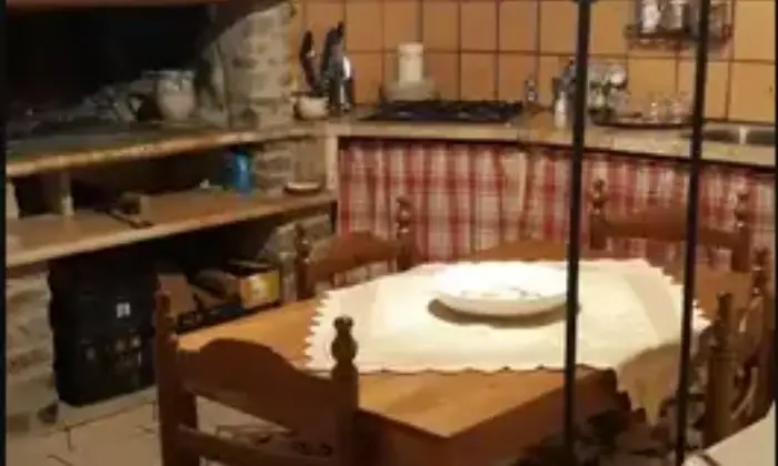 Rexer-Pescia-Casa-in-borgo-medioevale-Cucina