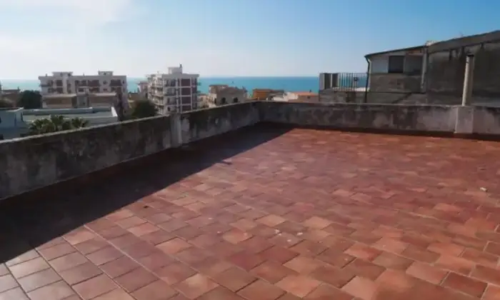 Rexer-Rodi-Garganico-Vendesi-appartamento-con-mansarda-e-terrazzo-a-Rodi-Garganico-Terrazzo