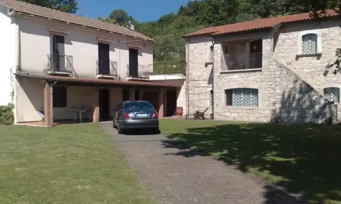 Rexer-Pontelandolfo-Vendesi-villa-a-Pontelandolfo-BN-Giardino