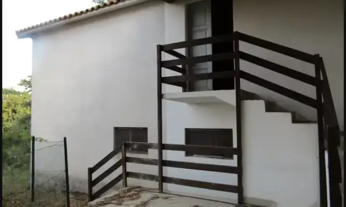 Rexer-Rivello-Vendesi-Villa-con-pertinenze-e-terreno-a-RIVELLO-Garage