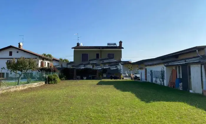 Rexer-Badia-Pavese-Vendesi-Terratetto-unifamiliare-via-Monticelli-Centro-Badia-Pavese-Giardino