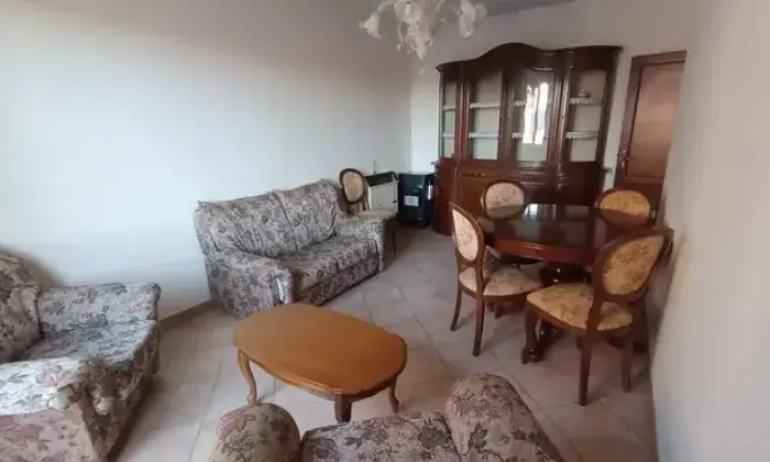 Rexer-Ploaghe-Casa-di-paese-in-vendita-in-via-Amsicora-a-Ploaghe-Salone